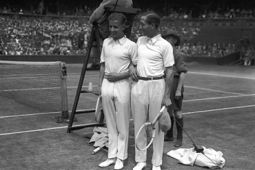 Buddy Austin e René Lacoste prima di una partita, 1928